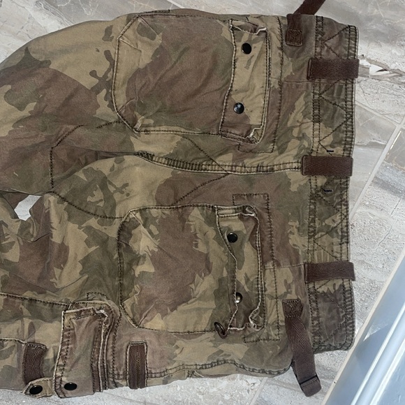 Gap Camo Cargo pants - Picture 5 of 7